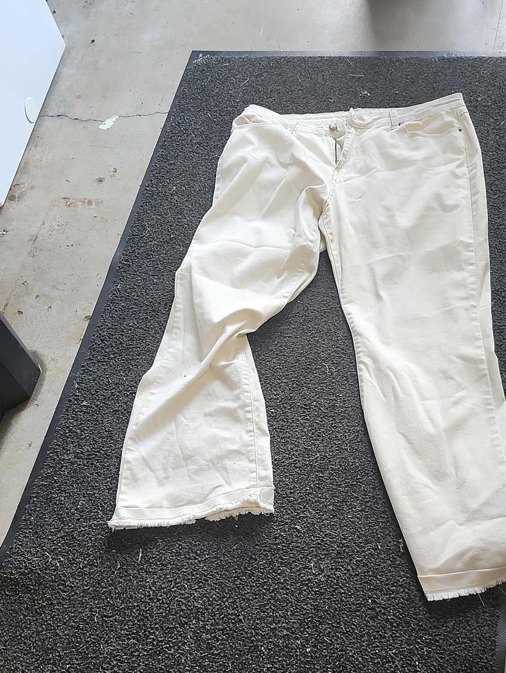 Angel Off-White Wide Leg Jeans with Frayed Hem Inseam 30